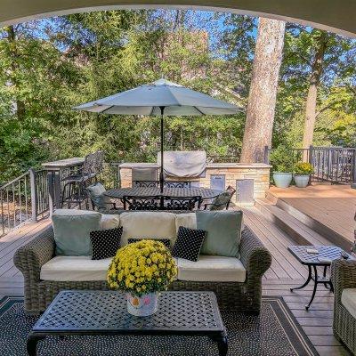 covered patio outdoor living area